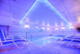 Kúpele s bazénom v hoteli Alexandra, St Julians